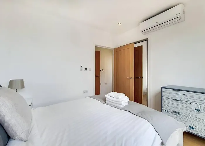 Br6 - Beautiful 1 Bed Flat In Heart Of Borough